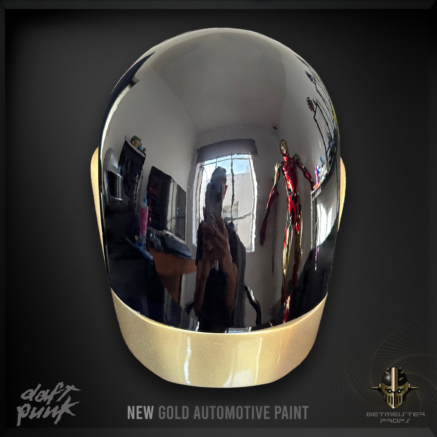 Casco Oro Perla Brillante de Daft Punk Guy-Manuel - Edición Exclusiva